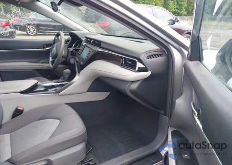 2019 Toyota Camry Le z USA, uszkodzony, nr VIN 4T1B11HK4KU853459